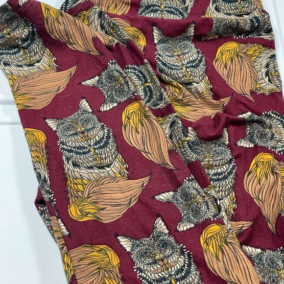 LulaRoe TC “OwlyCat” unique Leggings - Burgundy—All LulaRoe Buy 2 get 1 Free - Picture 1 of 2